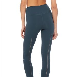 Alo Yoga High Waisted Dash legging